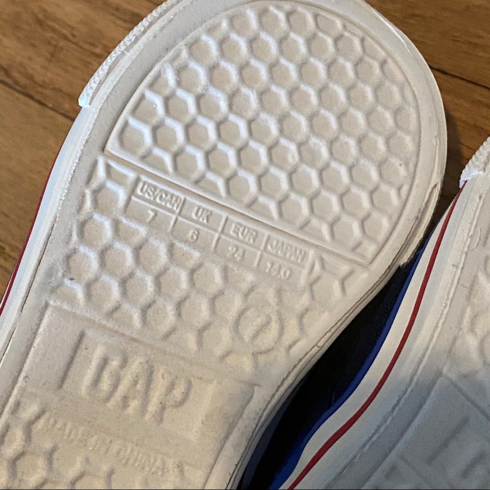 💫KIDS💫 Gap kids Spider-Man slip on sneakers - Picture 5 of 5